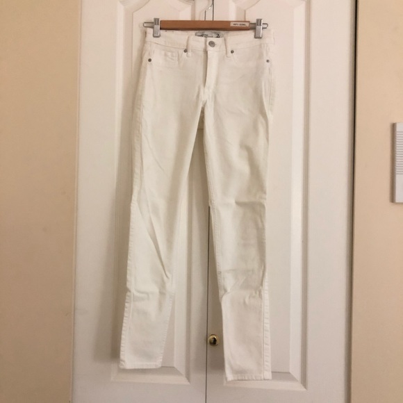 A&F Super Skinny White Jeans - Picture 2 of 5